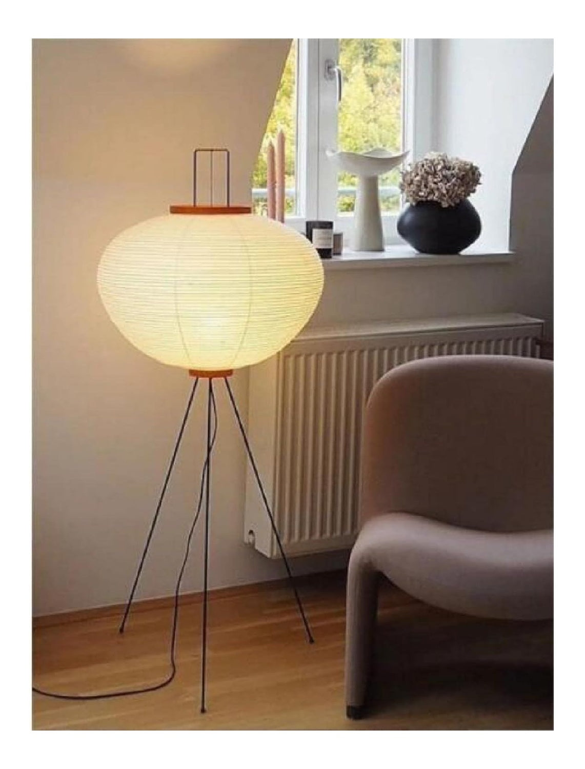 Lampada da terra regolabile struttura in metallo nero